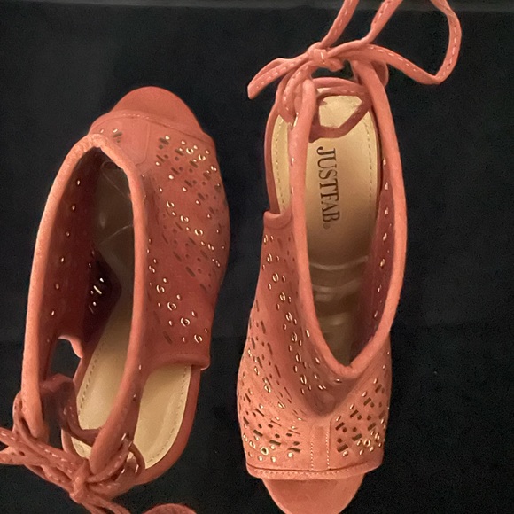 Blushing Peep Toe Heels - Picture 4 of 5